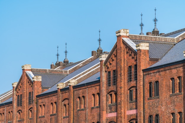 Hermoso edificio exterior y arquitectura de bodega de ladrillos.