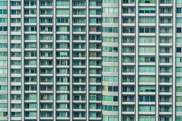 Hermoso edificio exterior y arquitectura con patrón de ventana.