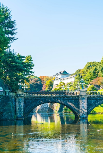 Hermoso edificio del Palacio Imperial en Tokio