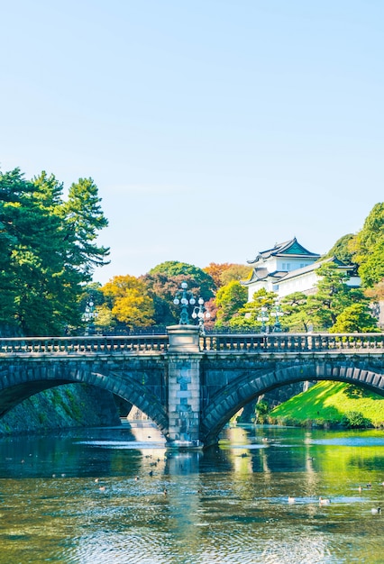 Foto gratuita hermoso edificio del palacio imperial en tokio