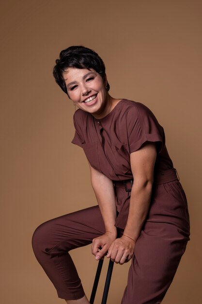 Hermoso, mujer joven, sonriente, retrato