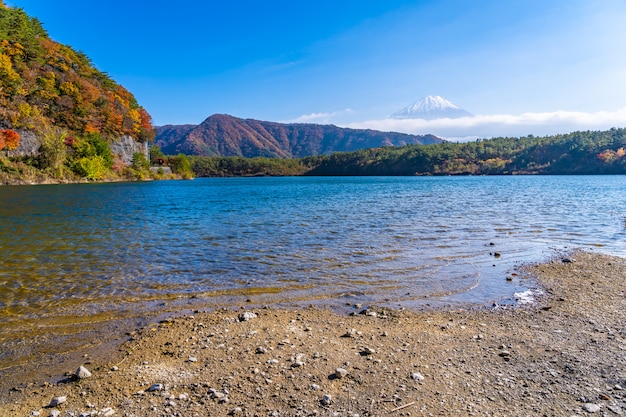 Hermoso paisaje de montaña fuji