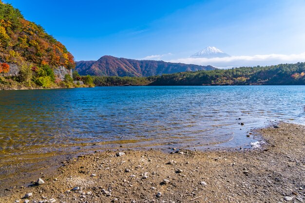 Hermoso paisaje de montaña fuji