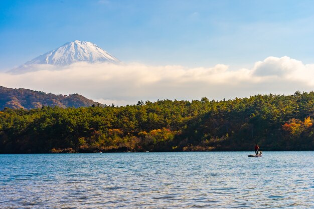 Hermoso paisaje de montaña fuji