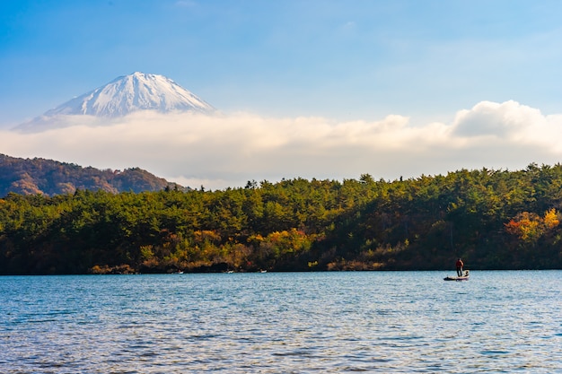 Hermoso paisaje de montaña fuji