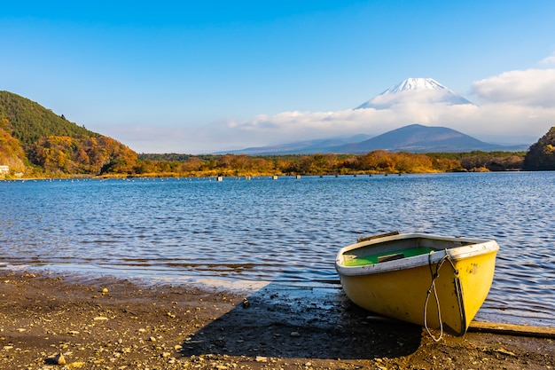 Hermoso paisaje de montaña fuji