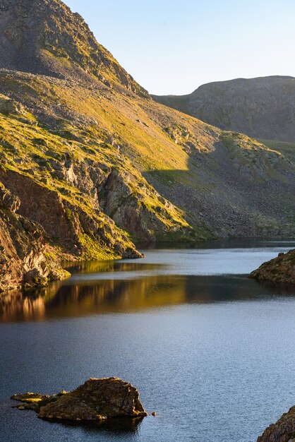 Hermoso paisaje de montaña en los Pirineos, Andorra