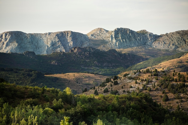 Hermoso paisaje natural de montaña.