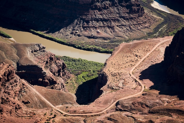 Hermoso paisaje de un paisaje de cañón en Dead Horse Point State Park, Utah, EE.