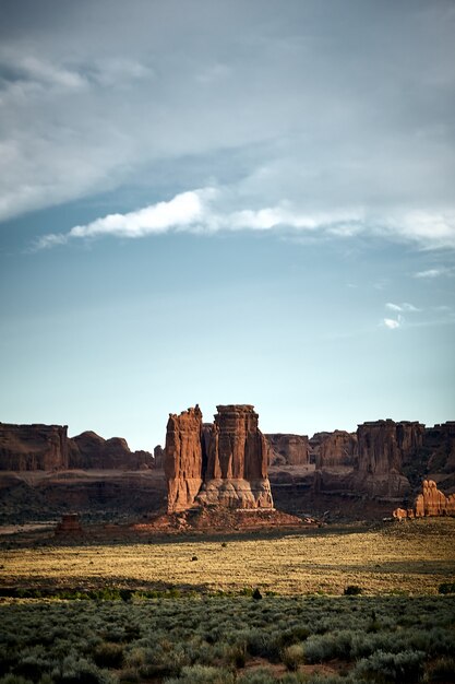 Hermoso paisaje de un paisaje de cañón en el Parque Nacional Arches, Utah - EE.