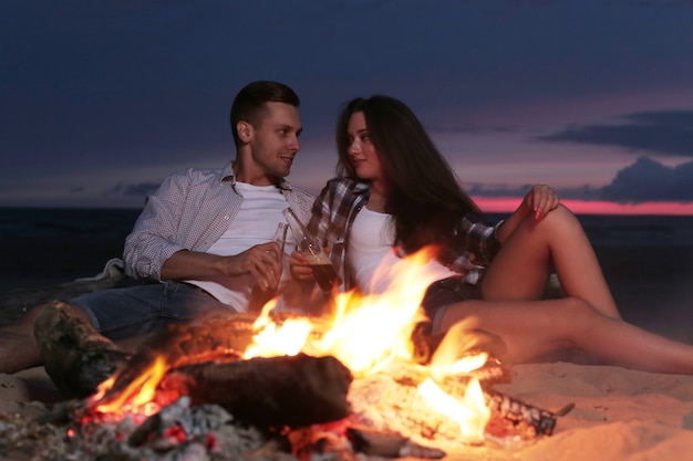 Hermoso, pareja, en la playa