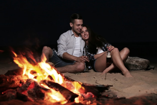 Hermoso, pareja, en la playa