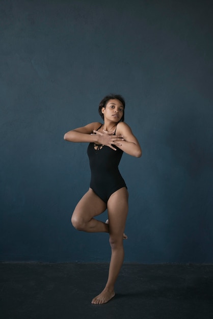 Hermoso retrato de mujer bailarina