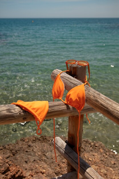 Hermoso traje de baño en la playa