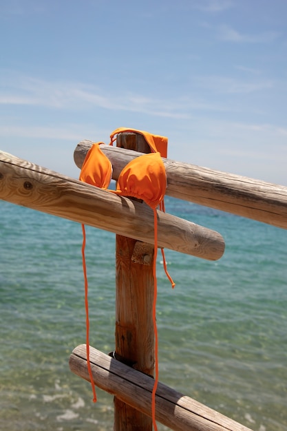 Hermoso traje de baño en la playa