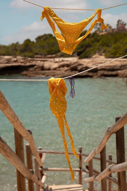 Hermoso traje de baño en la playa