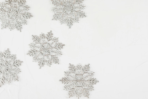 Hermosos copos de nieve decorativos