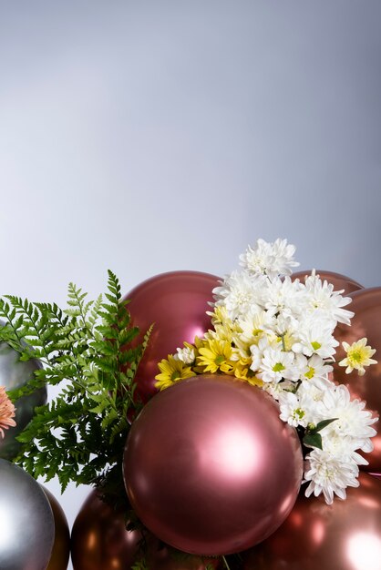 Hermosos globos metalizados con flores