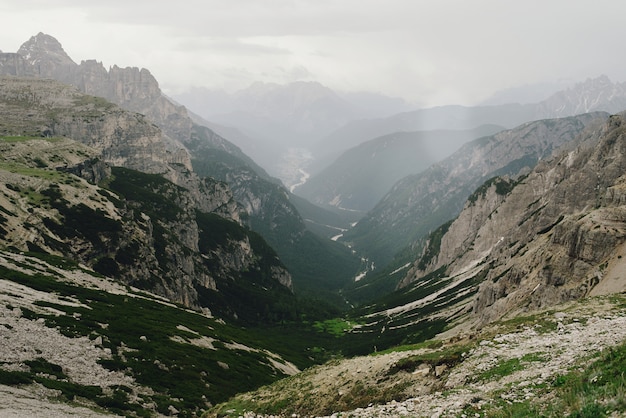 Foto gratuita hermosos paisajes de los dolomitas italianos.