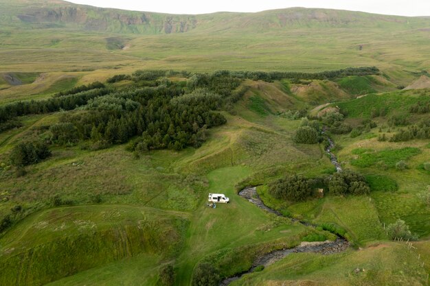 Hermosos paisajes de islandia mientras viaja