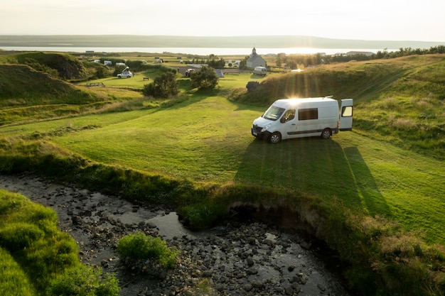 Hermosos paisajes de islandia mientras viaja