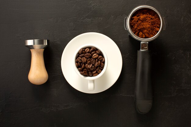 Herramienta utilizada para la prensa y la taza de café