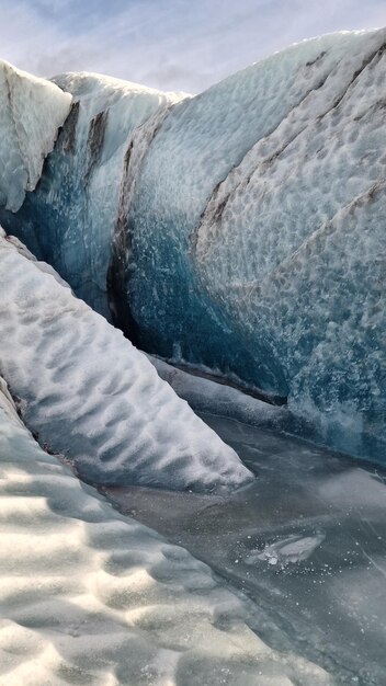 El hielo del glaciar Vatnajokull en la región nórdica