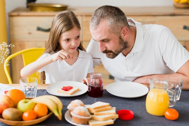 Hija y papá el día del padre