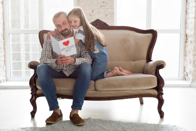 Hija y papá el día del padre