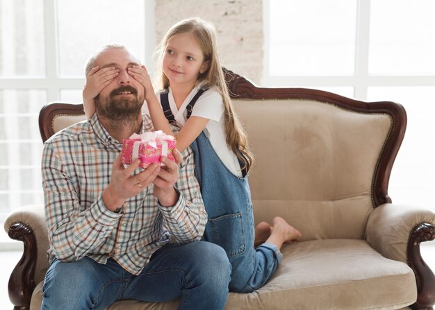 Hija y papá el día del padre