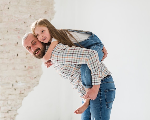 Hija y papá el día del padre