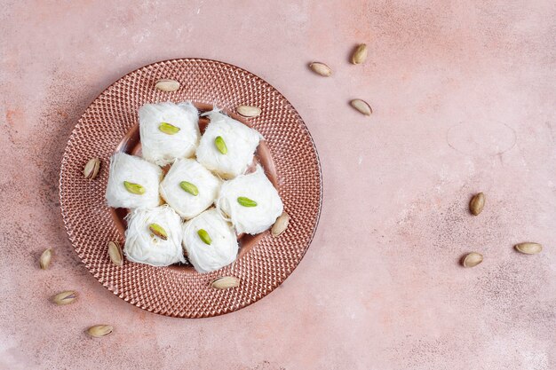 Hilo turco halva pishmanie, postre de algodón de azúcar.