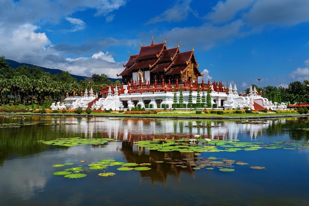 Ho kham luang estilo tailandés del norte en Royal Flora ratchaphruek en Chiang Mai, Tailandia.