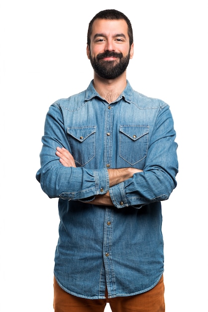 Foto gratuita hombre con los brazos cruzados