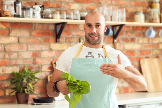 Hombre, cocina