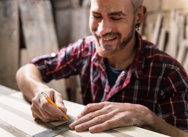 Hombre, dibujo, en, madera