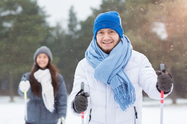 Niña, Invierno, Nieve, Guantes, Caminar · Foto de stock gratuita