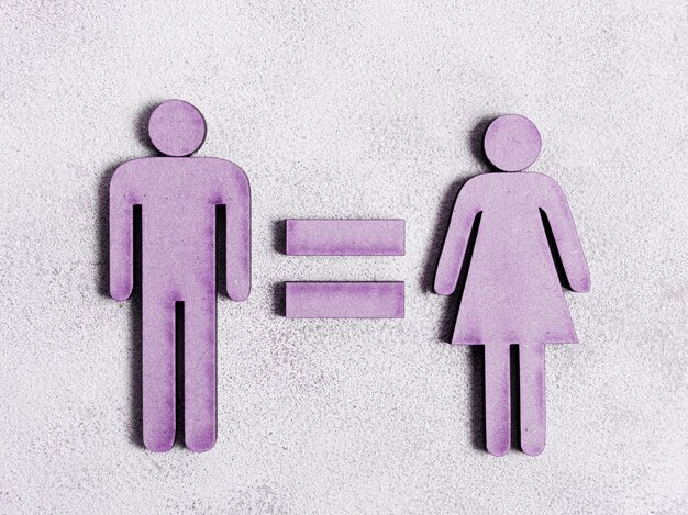 El hombre y la mujer tienen los mismos derechos en tonos violetas