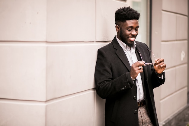 Hombre de negocios afroamericano