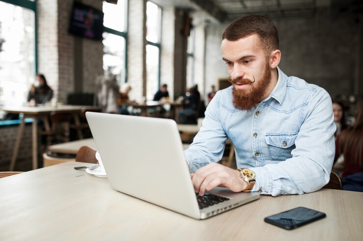 Foto gratuito hombre de negocios en línea adultos jóvenes