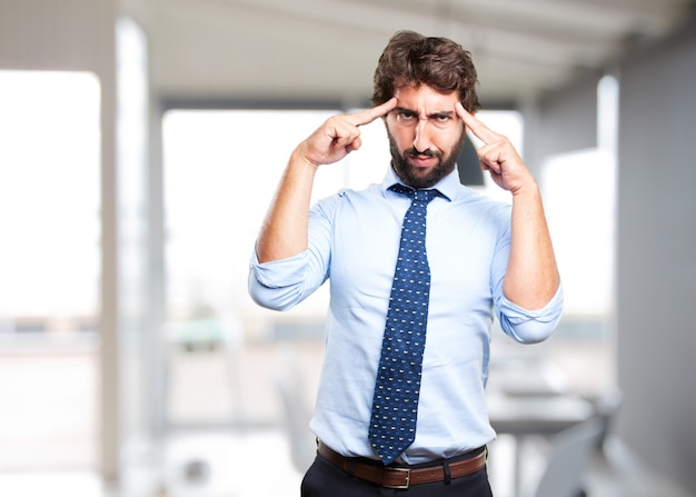 hombre de negocios loca expresión de enojo