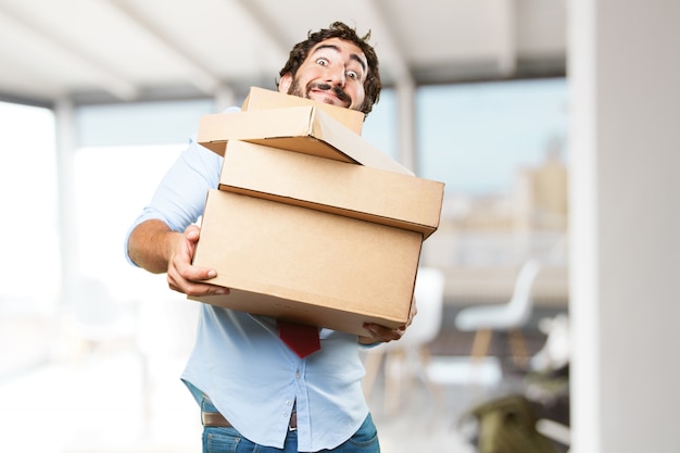 Foto gratuita hombre de negocios loco expresión feliz