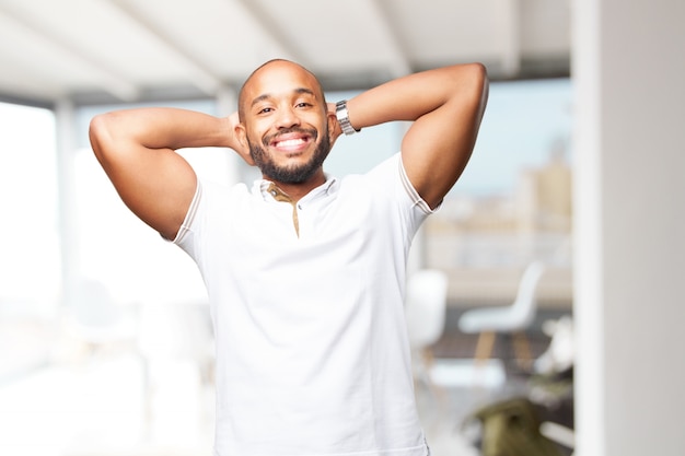 hombre de negocios negro feliz expresión