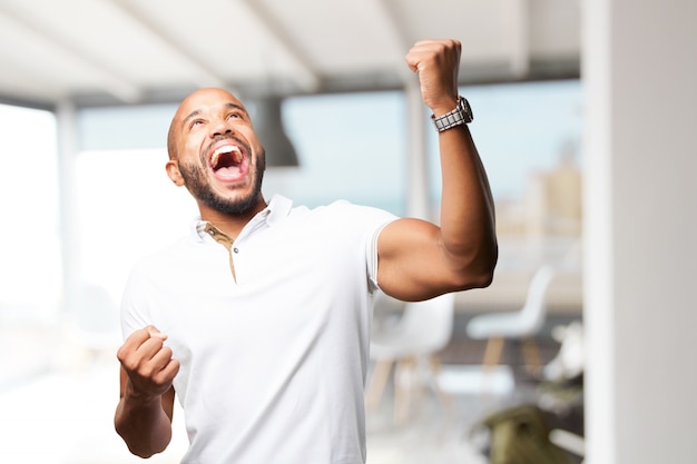 hombre de negocios negro feliz expresión