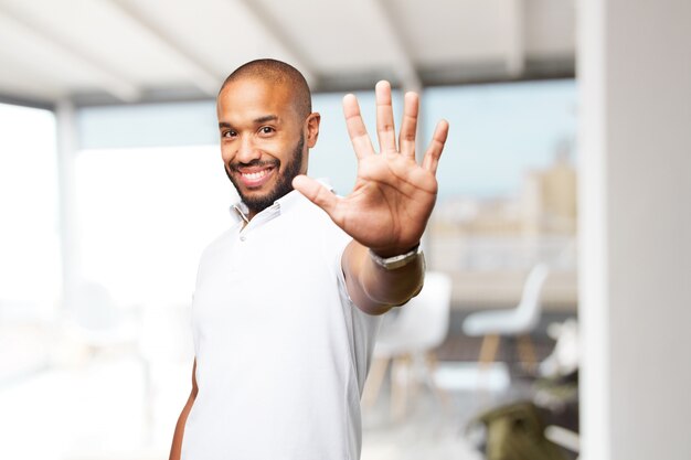 hombre de negocios negro feliz expresión