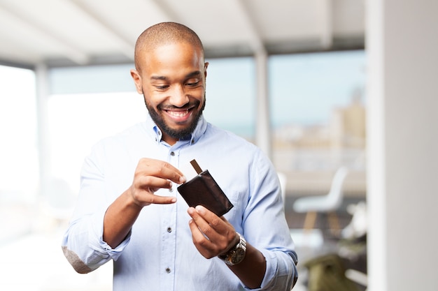 hombre de negocios negro feliz expresión