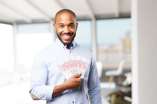 hombre de negocios negro feliz expresión