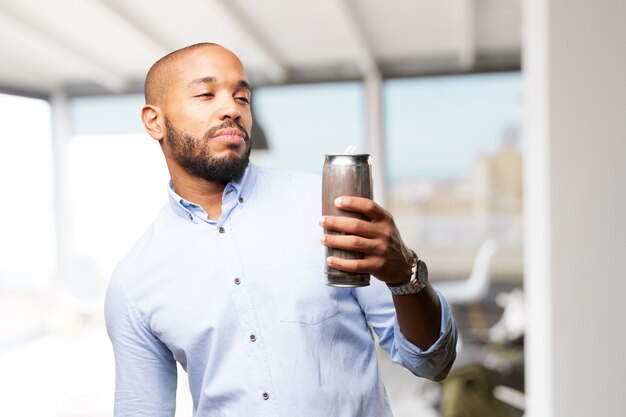 hombre de negocios negro feliz expresión