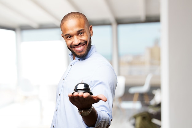 hombre de negocios negro feliz expresión