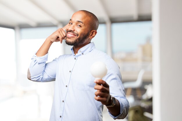 hombre de negocios negro feliz expresión